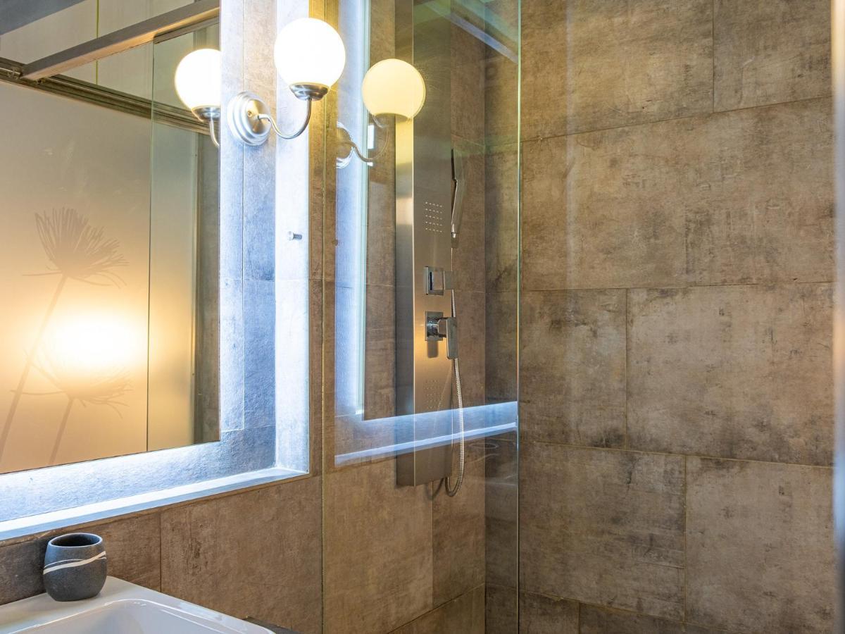 Design 4 Rooms Syracuse ภายนอก รูปภาพ
